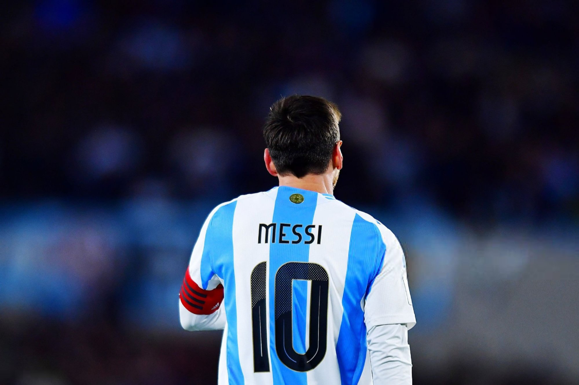 同行评10号位排名：梅西历史第一！马拉多纳第七、贝利第八！