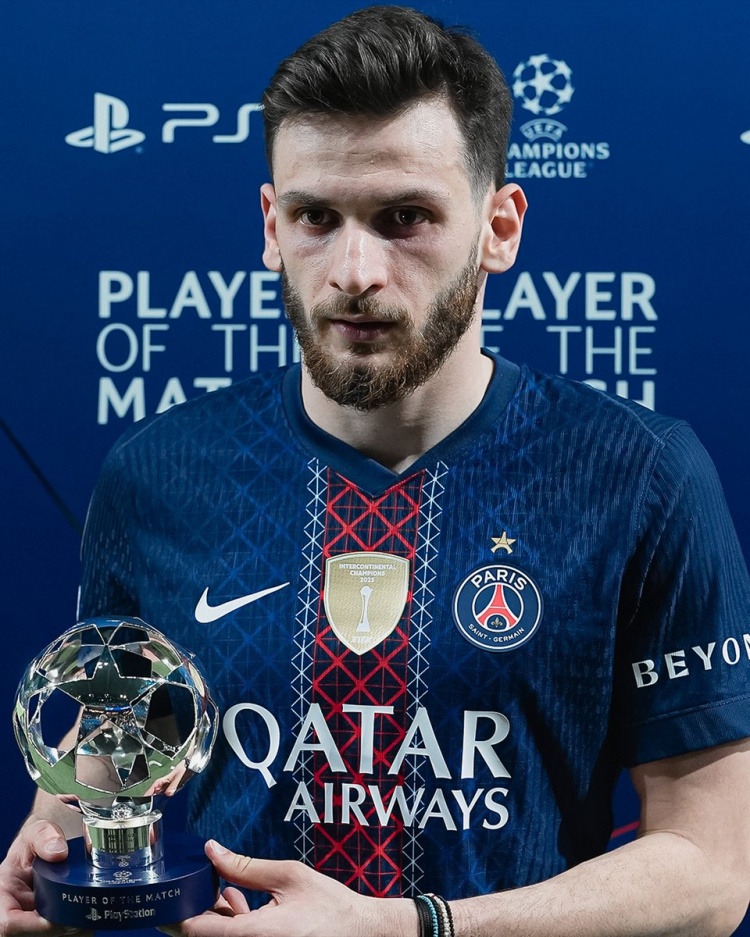 安卓下载-超强个人能力打进1球！官方：K77当选2-0战胜利物浦全场最佳球员